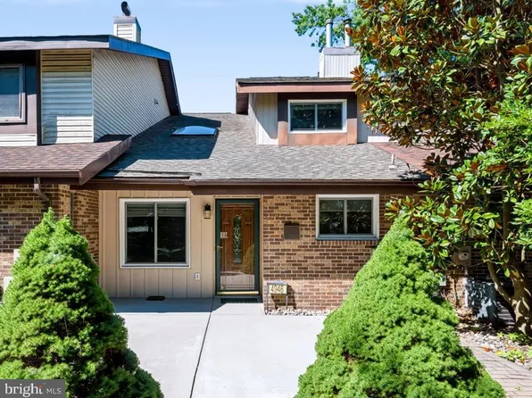 4946 S Raintree Ct, Wilmington, DE 19808