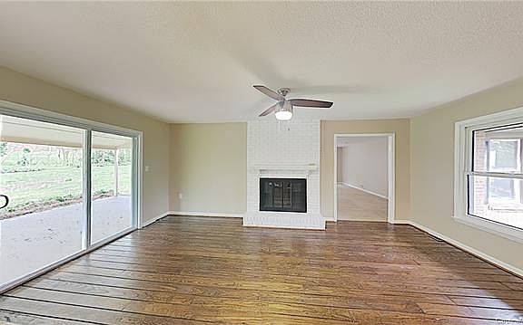 3rd image of 300 Brookmeade Dr