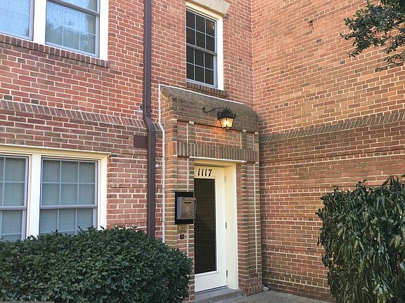2nd image of 1117 N Pitt St APT 2B