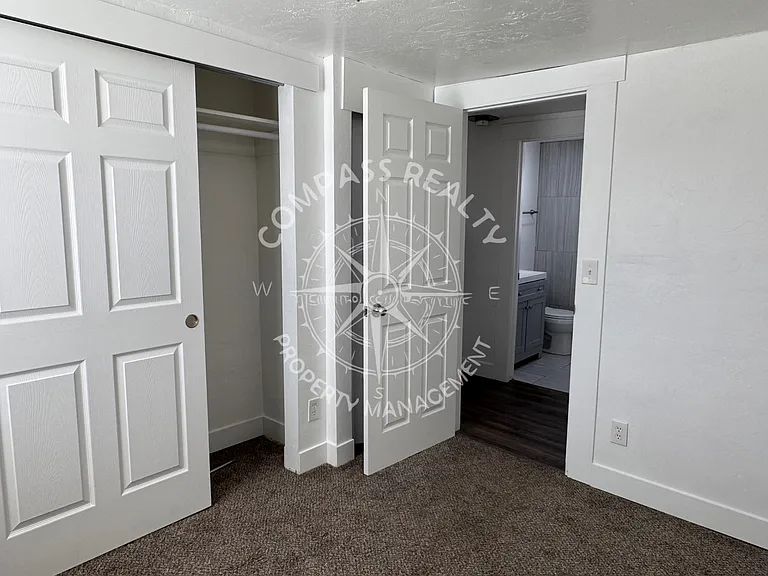 245 E Marvista Ln — Photo 8
