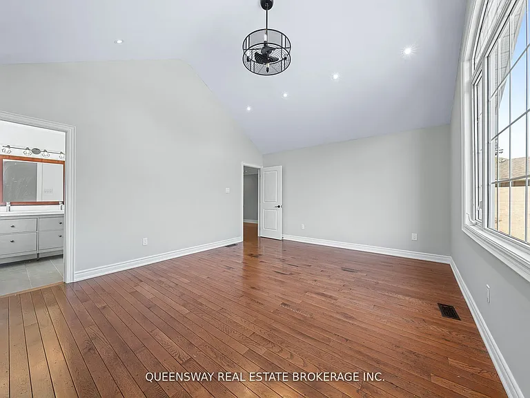619 Culler Mews — Photo 25