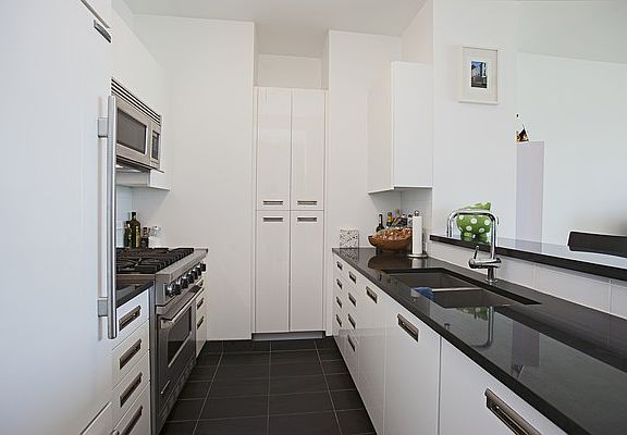3rd image of 4630 Center Blvd APT 809