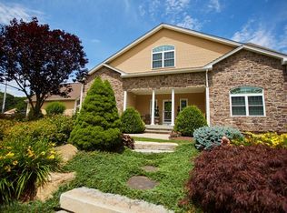 2 Westland Ct, Cranston, RI 02921