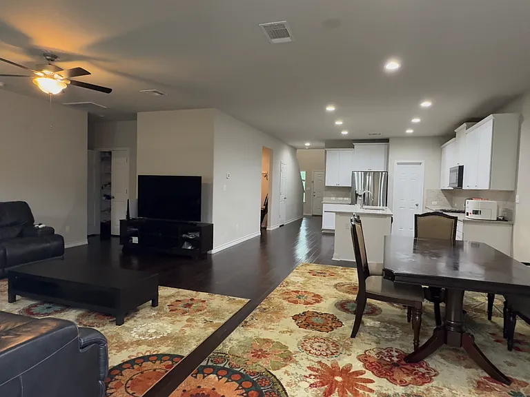 340 Mary Max Cir — Photo 10