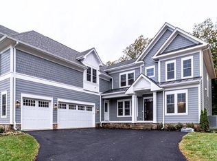 11022 Oakton Rd, Oakton, VA 22124