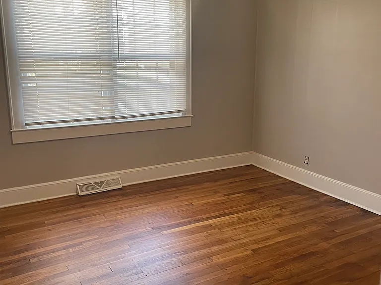 314 Spence St — Photo 11