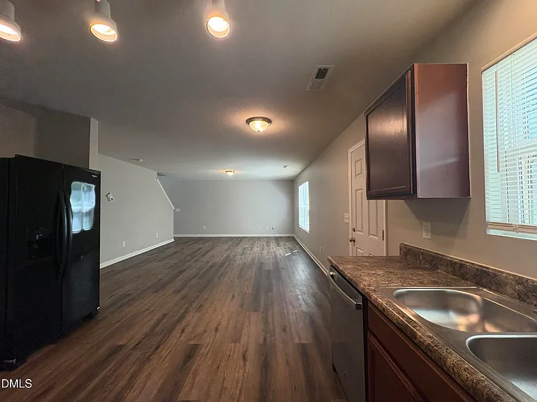 1412 Tamarino Dr — Photo 9