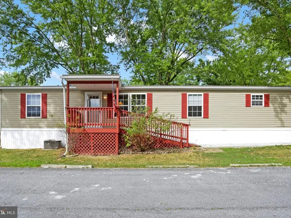 34 Cherry Ln, Carlisle, PA 17015