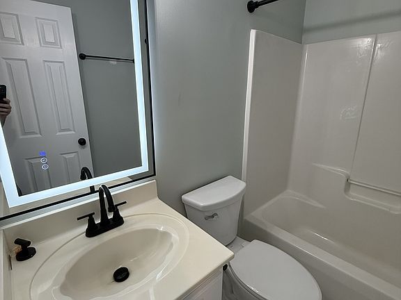 3rd image of 116 Sandstone Blvd