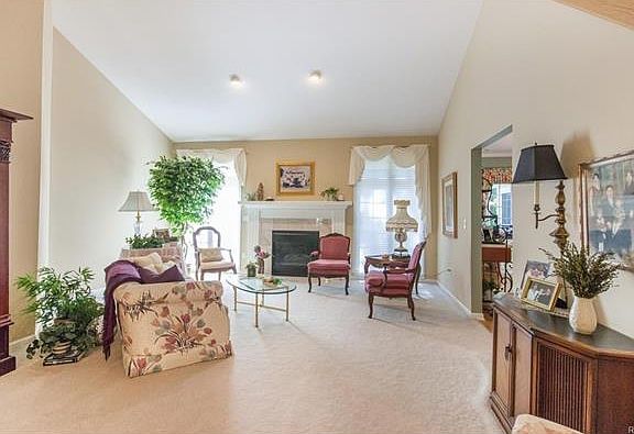 5th image of 1050 Woodvale Ct