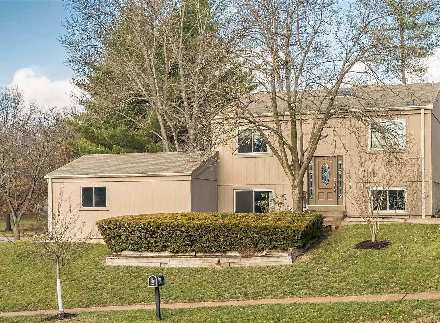 1601 Country Hill Ln, Manchester, MO 63021 Zillow