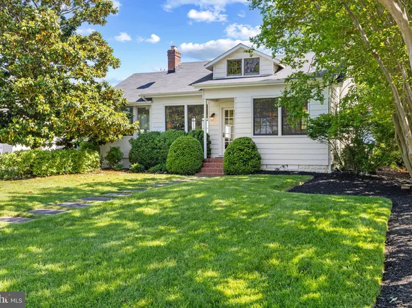 43 E Lake Dr, Annapolis, MD 21403