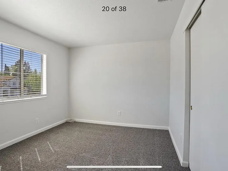 9381 Windrift Ln — Photo 10