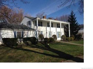 98 Colony Ct, Amherst, NY 14226