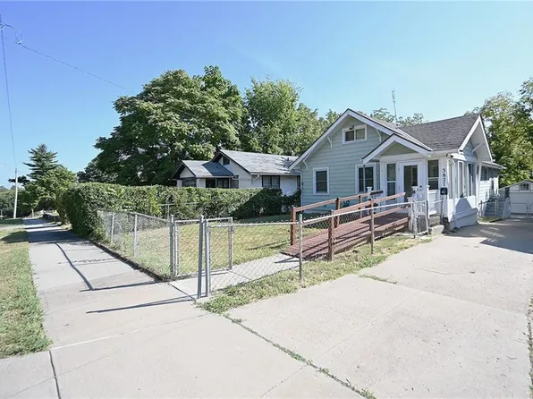 3827 Mersington Ave, Kansas City, MO 64128