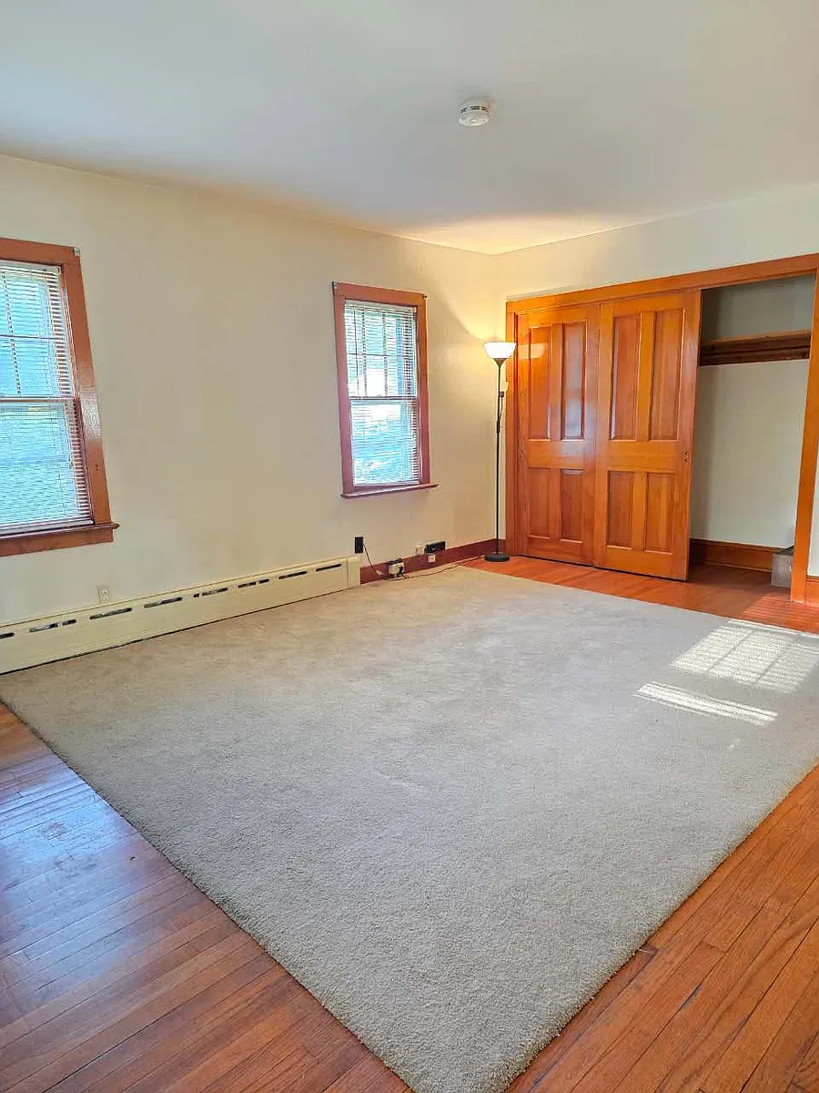 Building Photo - 52 Scott Ave #B