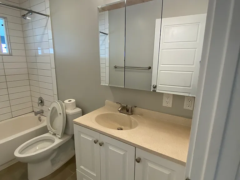 6825 S Jefferson St — Photo 32