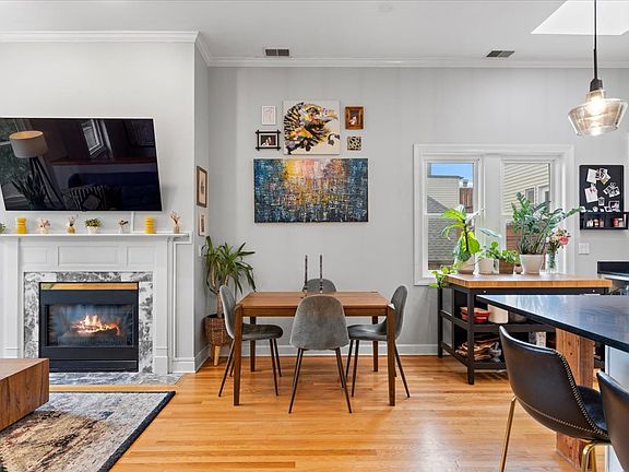 4th image of 3051 N Clifton Ave