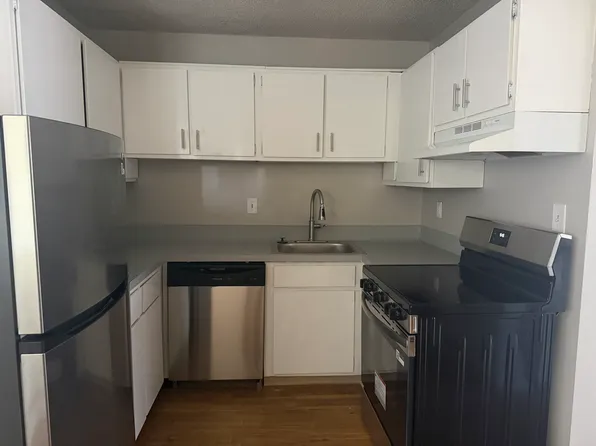703 37th Ave APT 2, Greeley, CO 80634