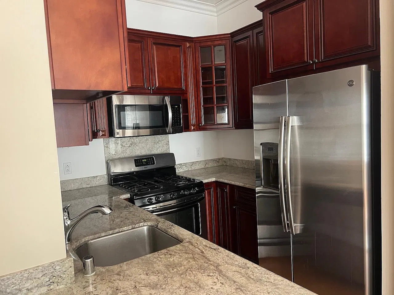 1121 Bryant St — Photo 4