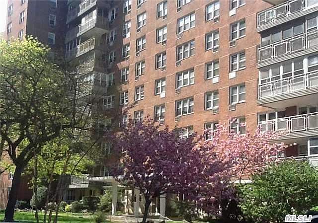 1st image of 13810 Franklin Ave APT 9N