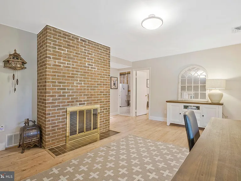 1715 Hollinwood Dr — Photo 38