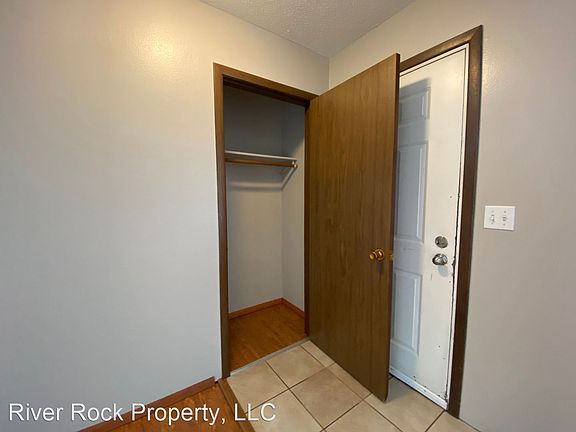 5th image of 519 7th Ave E Unit 1