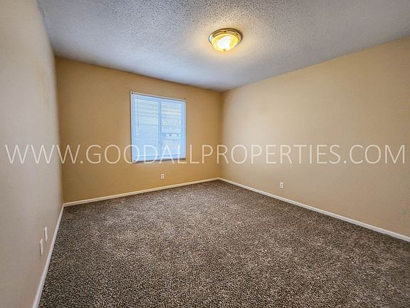 5th image of 2075 NW Hickory Ln