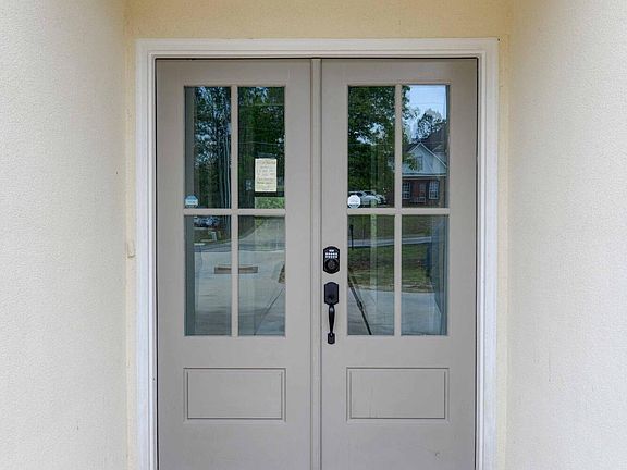 4th image of 1065 Windmill Dr