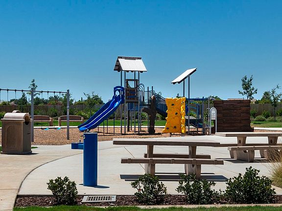 Close to Riverside Meadows Park