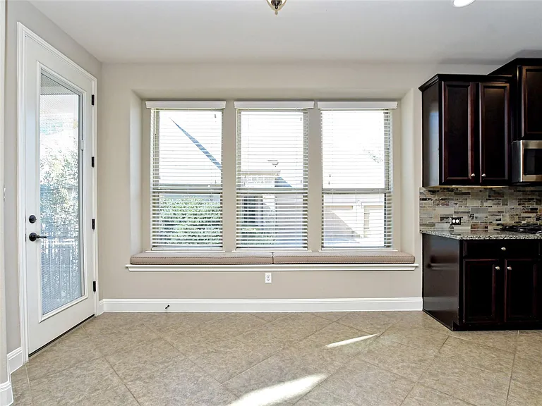 15205 Joseph Dr — Photo 13