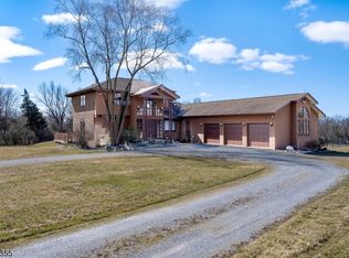 84 Stony Brook Rd, Hopewell, NJ 08525