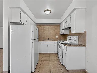 5th image of 1348 E San Bruno Ave APT 101