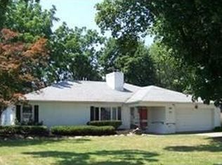 102 Farber Ln, Williamsville, NY 14221