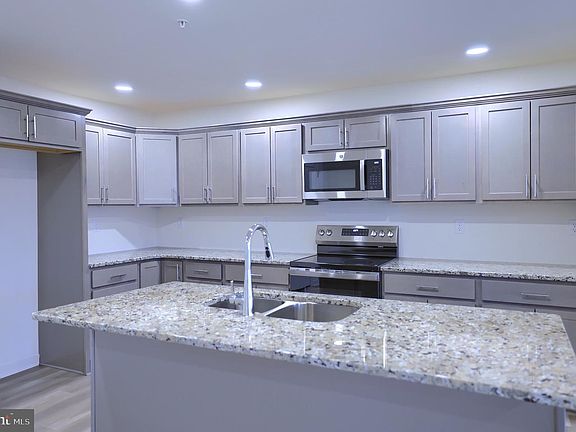 5th image of 7225 White Oak Blvd