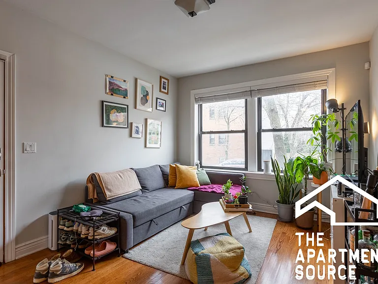 3435 N Lakewood Ave #1 — Photo 3