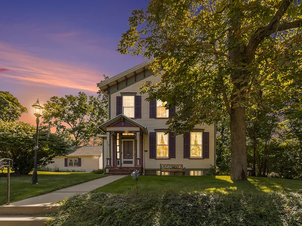 320 N Division St, Marshall, MI 49068