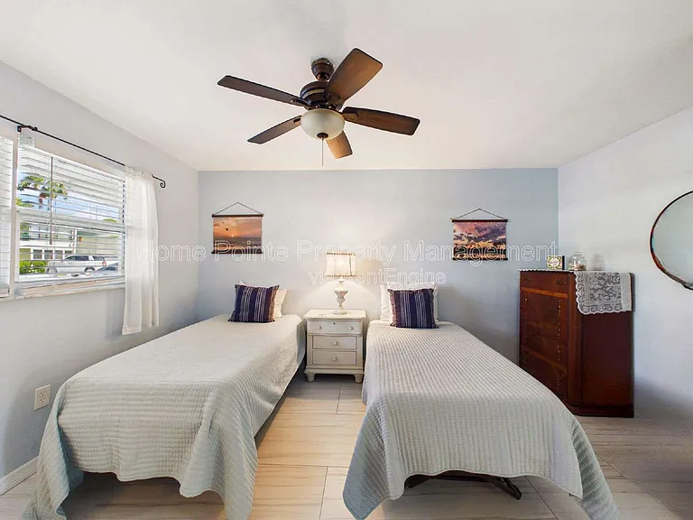 300 Valley Stream Dr #3D — Photo 13