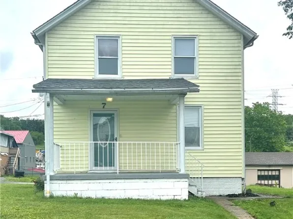 7 Fairview Pl, Elrama, PA 15038