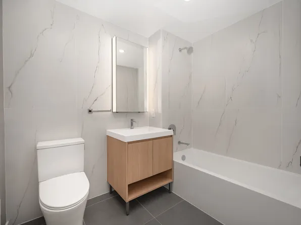 83-07 Queens Boulevard image 7 of 8