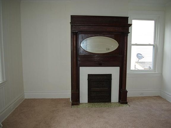 4th image of 747 Herron Ave