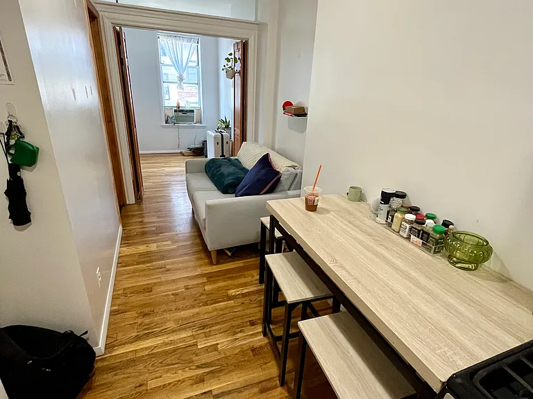521 E 12th St #5 — Photo 7