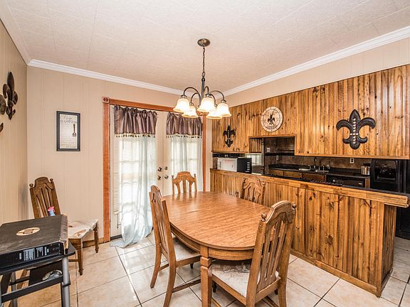 5th image of 200 Lindsey Cir