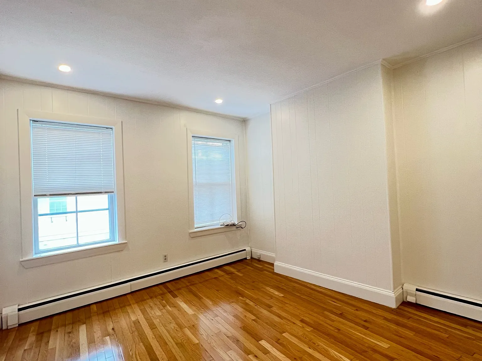 2 bed, 820 sqft, $3,000 — Photo 4