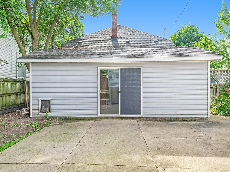 960 Pine Ave NW — Photo 23