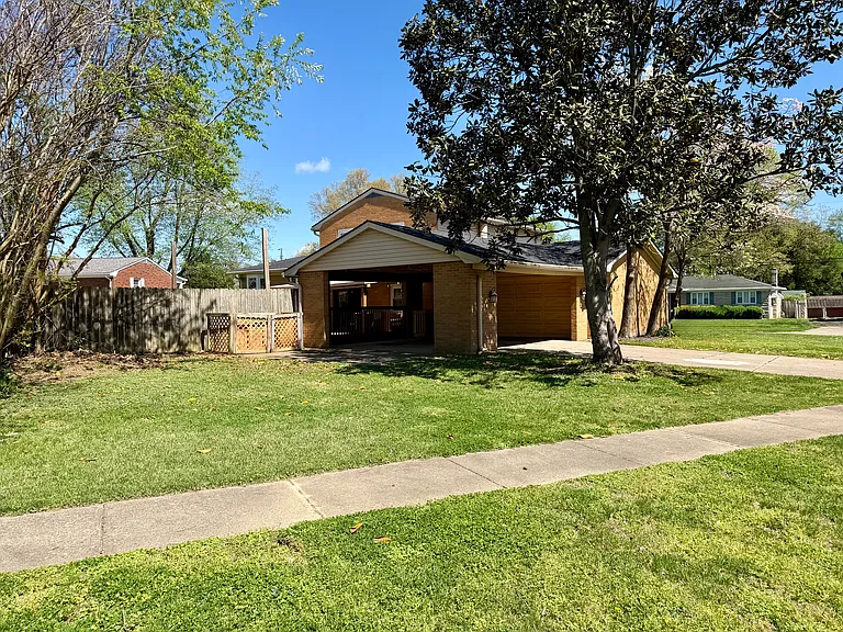 11004 Lehr Rd — Photo 3