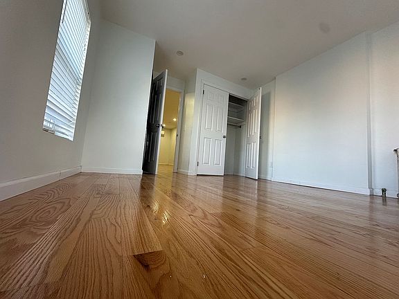 5th image of 10-31 51st Ave #3