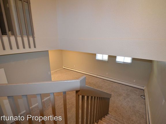 3rd image of 21 Vienna Townhomes 901 Fairview Boulevard Cres #400