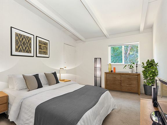 4th image of 4737 Thornton Ave #13
