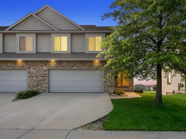 132 S Park Ridge Rd, North Liberty, IA 52317